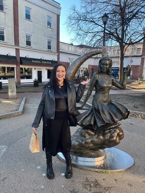 Meet your Posher, Debi